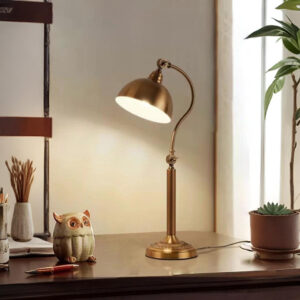 Vintage Brass Desk Lamp – Adjustable Retro Table Light